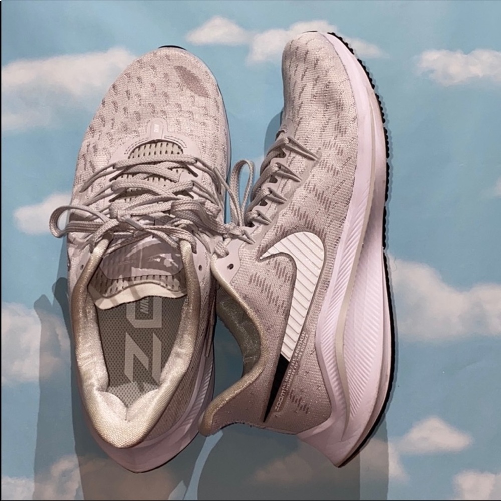 Nike Air Zoom Vomero 14 Shoes - Picture 1 of 3